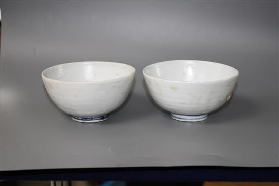 Two Chinese Ming blue and white bowls, Zhangzhou kilns, D. 11cm